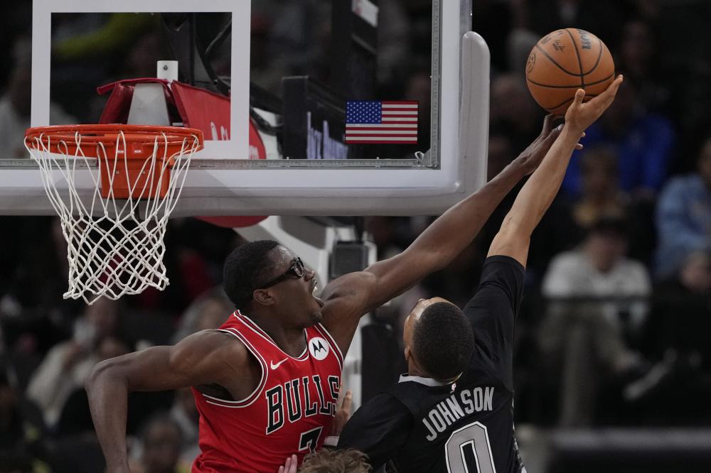 与卡利亚里 与卡利亚里