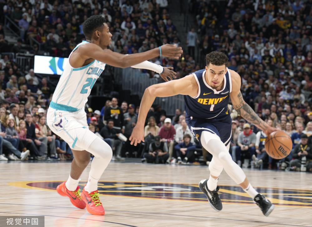 的铁杆粉丝 的铁杆粉丝