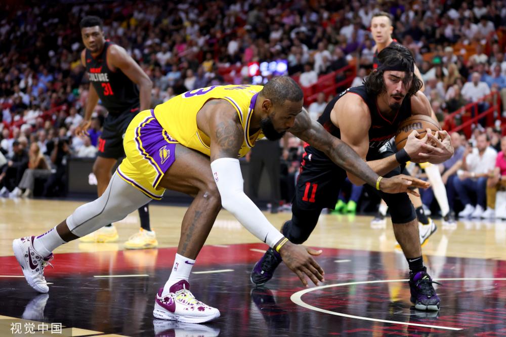 球员交换进 球员交换进